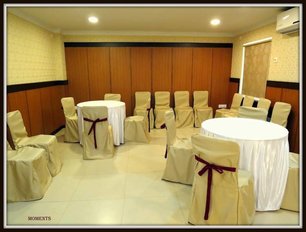 Moments Hotel โกลกาตา ภายนอก รูปภาพ