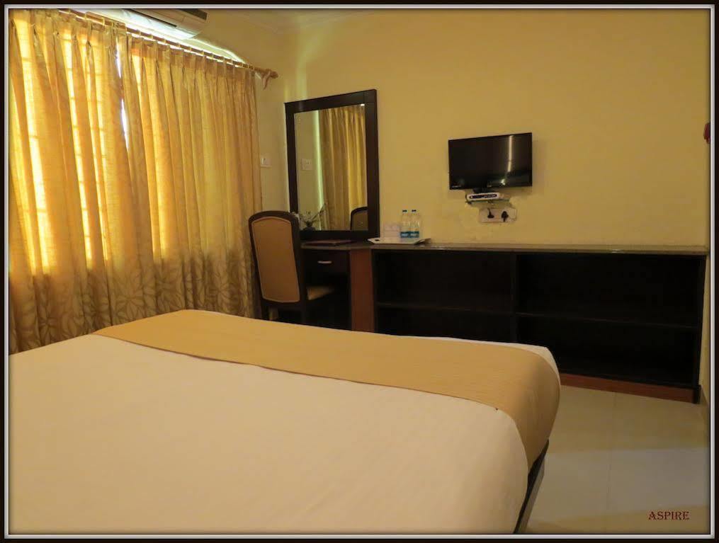 Moments Hotel โกลกาตา ภายนอก รูปภาพ