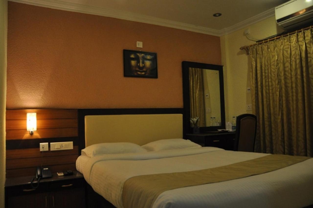 Moments Hotel โกลกาตา ภายนอก รูปภาพ